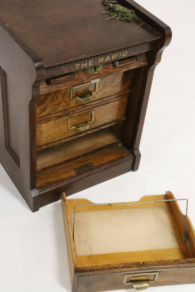 Oak "The Rapid" Tabletop Collector's Cabinet