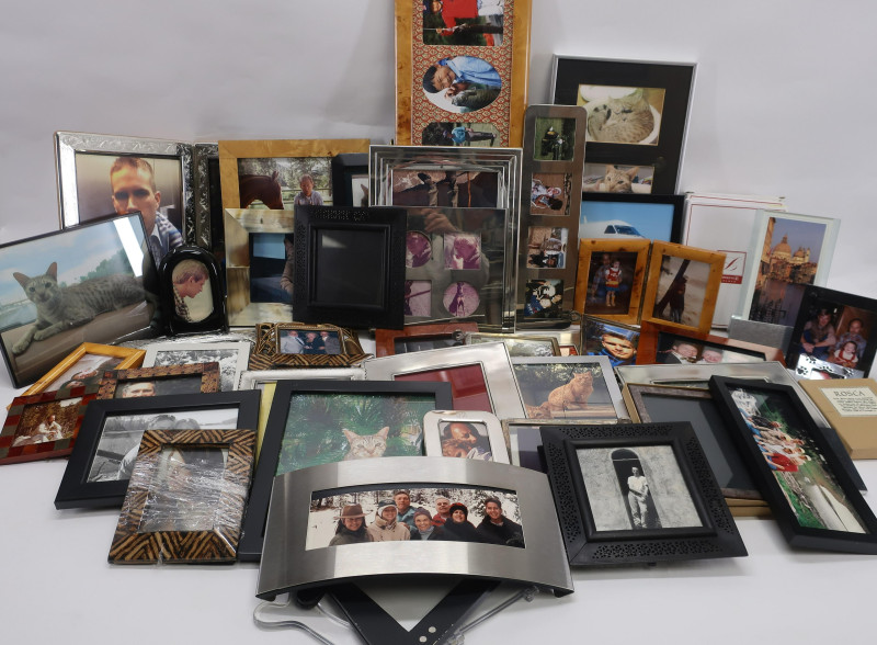 40 Photo Frames in Various Material