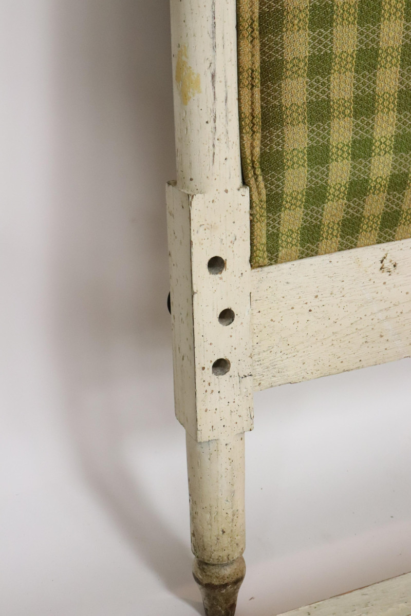 Louis XVI Style White Painted Day Bed