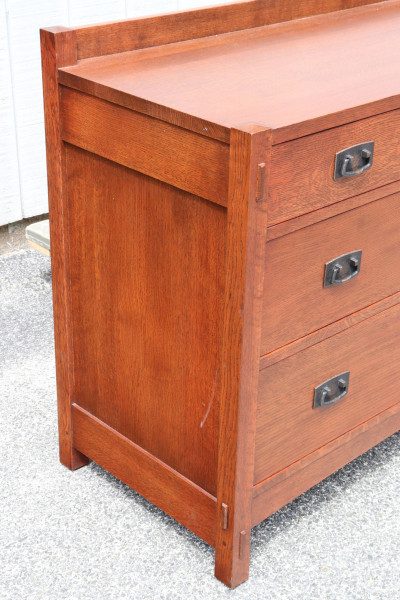 Stickley; E. J. Audi Oak Low Dresser