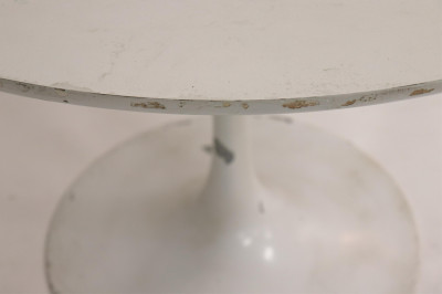 Eero Saarinen Style White Lacquer Table &amp; 4 Chairs