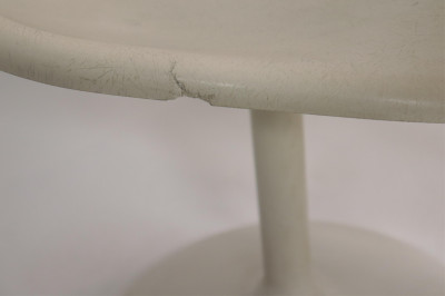 Eero Saarinen Style White Lacquer Table &amp; 4 Chairs