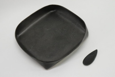 12 Matte Black &amp; Glossy Porcelain Items