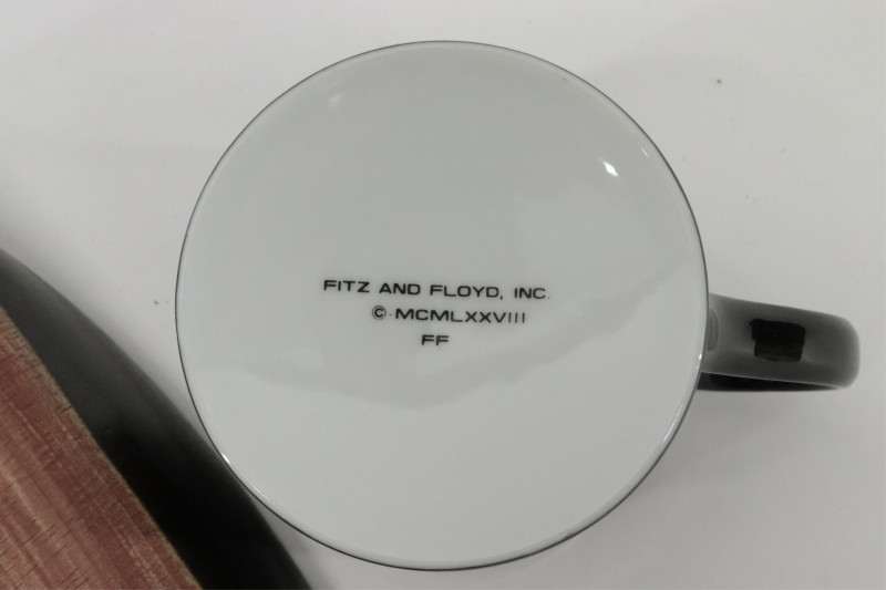 12 Matte Black &amp; Glossy Porcelain Items