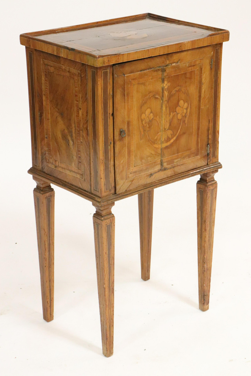 Italian Neo-Classic Marquetry Inlaid Table, L18th