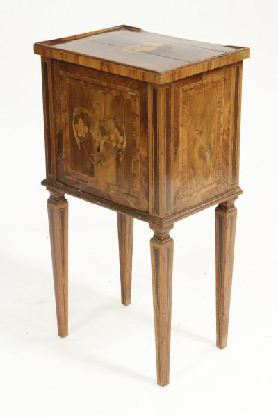 Italian Neo-Classic Marquetry Inlaid Table, L18th