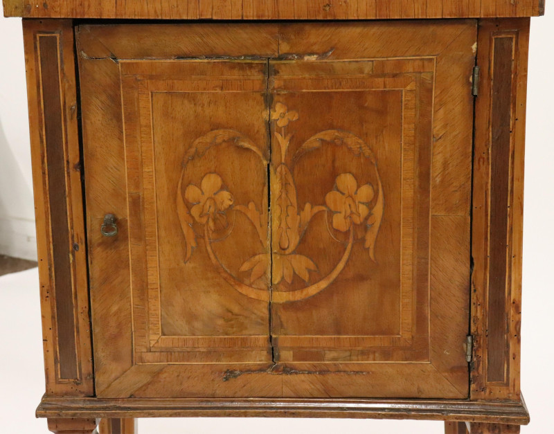 Italian Neo-Classic Marquetry Inlaid Table, L18th