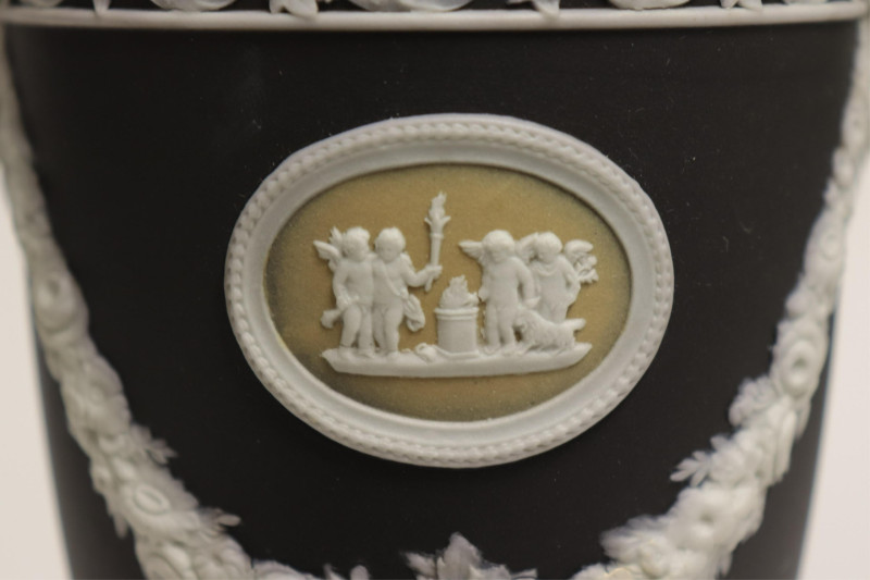 Wedgwood 3-Color Jasper Dip Covered Urn