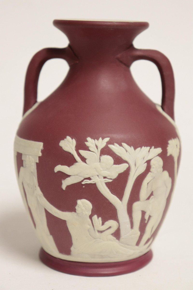 Wedgwood Crimson Jasper Dip Portland Vase