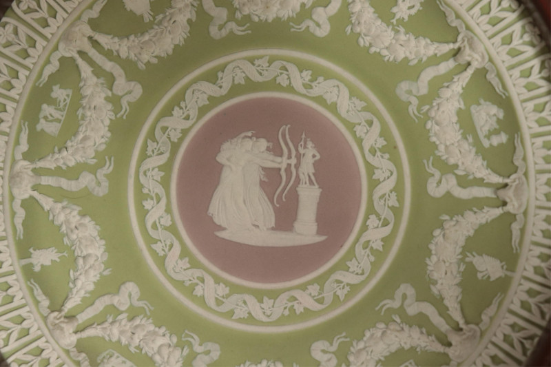 2 Wedgwood Tri-color Plaque/Plates