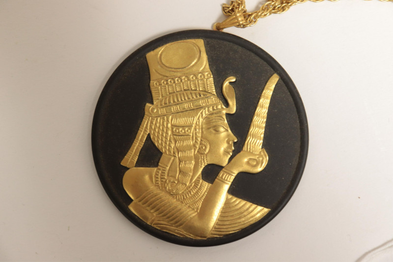 6 Small Wedgwood Cameos/Medallions