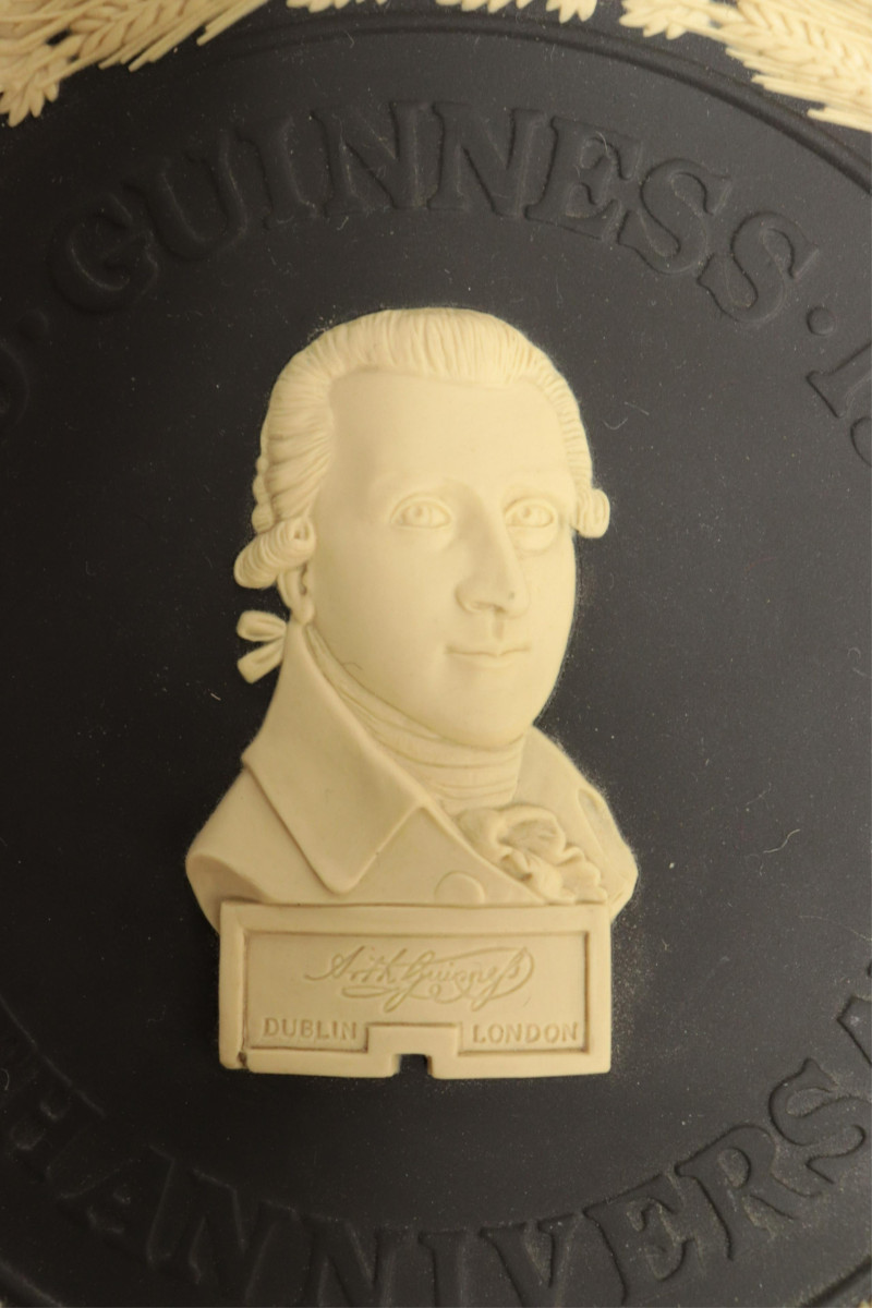 4 Wedgwood Cameos/Plaques