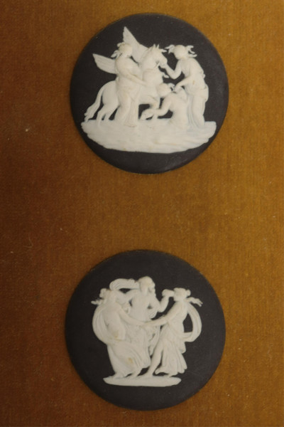 4 Wedgwood Cameos/Plaques