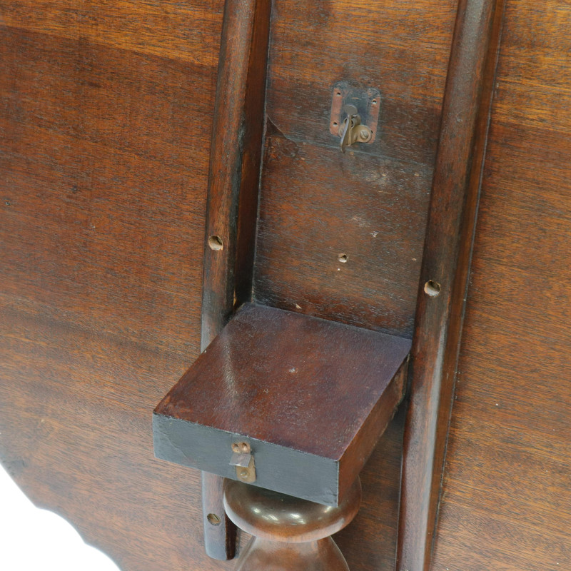 Chippendale Style Mahogany Tilt-top Table
