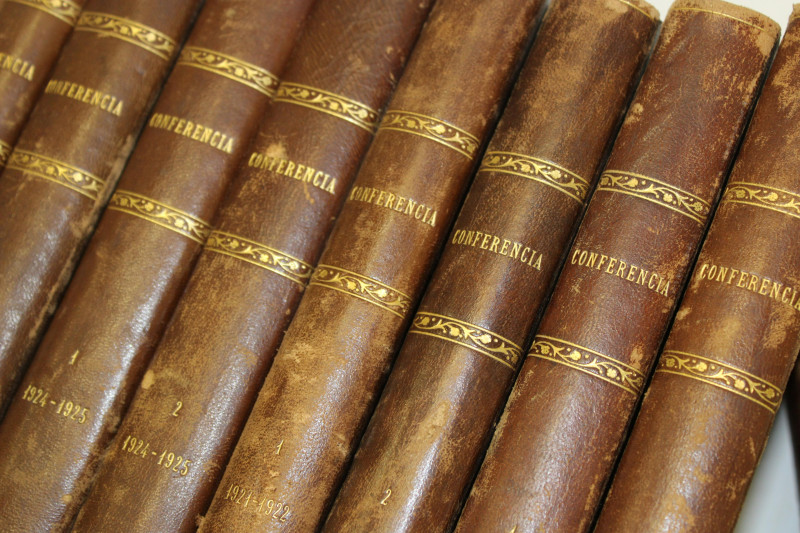Bound Volumes Conferencia Journals