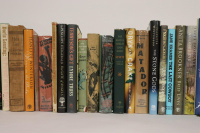 Large Book Lot of Women&apos;s Authors - Incl. Signed
