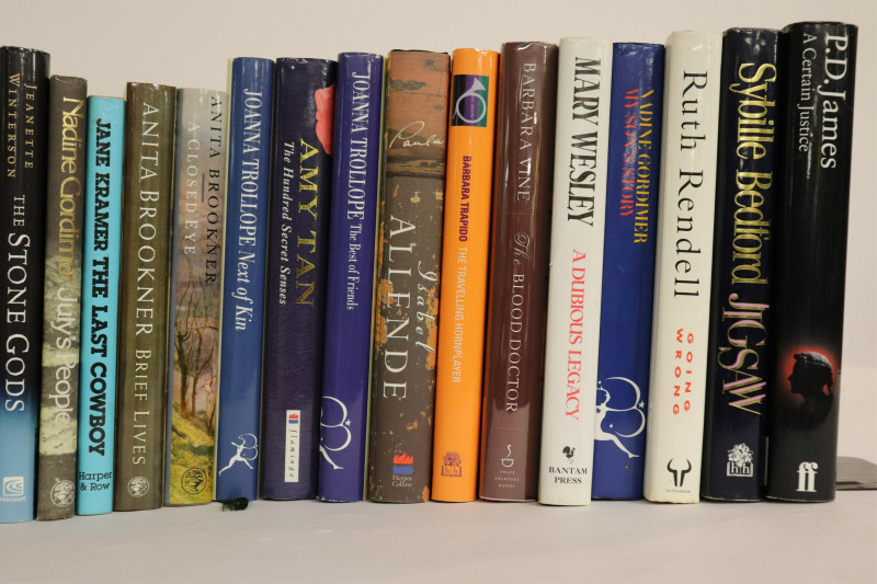 Large Book Lot of Women&apos;s Authors - Incl. Signed