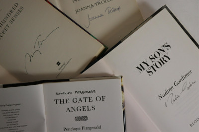 Large Book Lot of Women&apos;s Authors - Incl. Signed