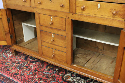 L.18th C. American Hutch, New England