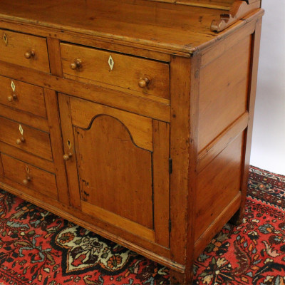 L.18th C. American Hutch, New England