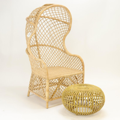 Pair of Wicker Porter&apos;s Chairs