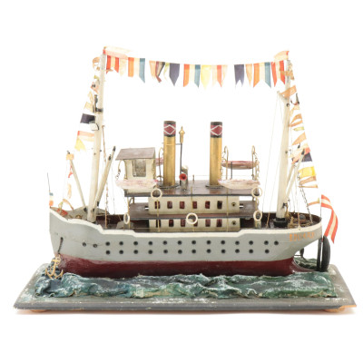 Folk Art Steamboat Diorama &apos;Eduard&apos;