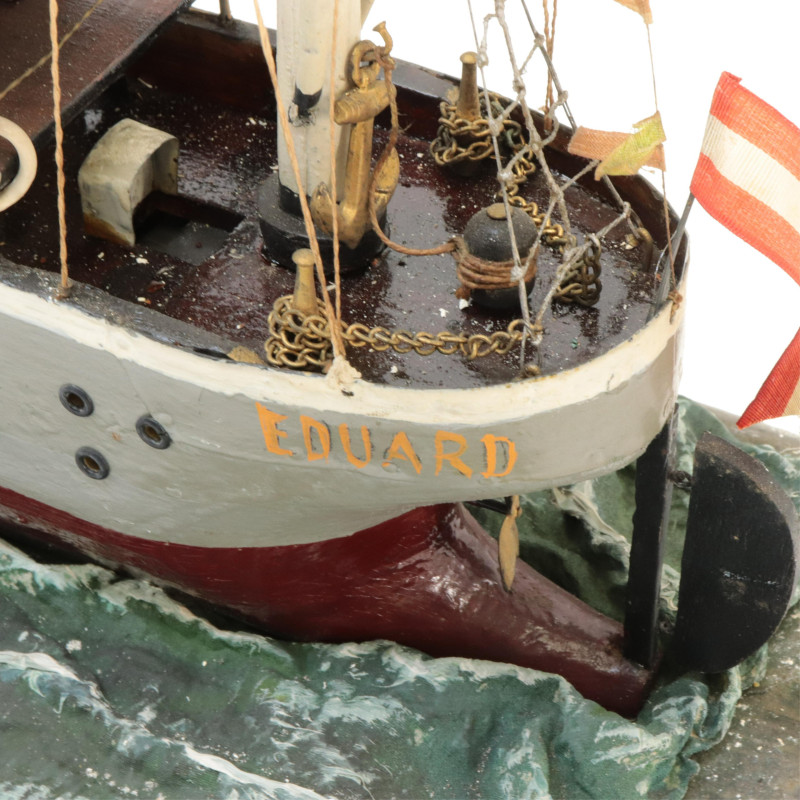 Folk Art Steamboat Diorama &apos;Eduard&apos;