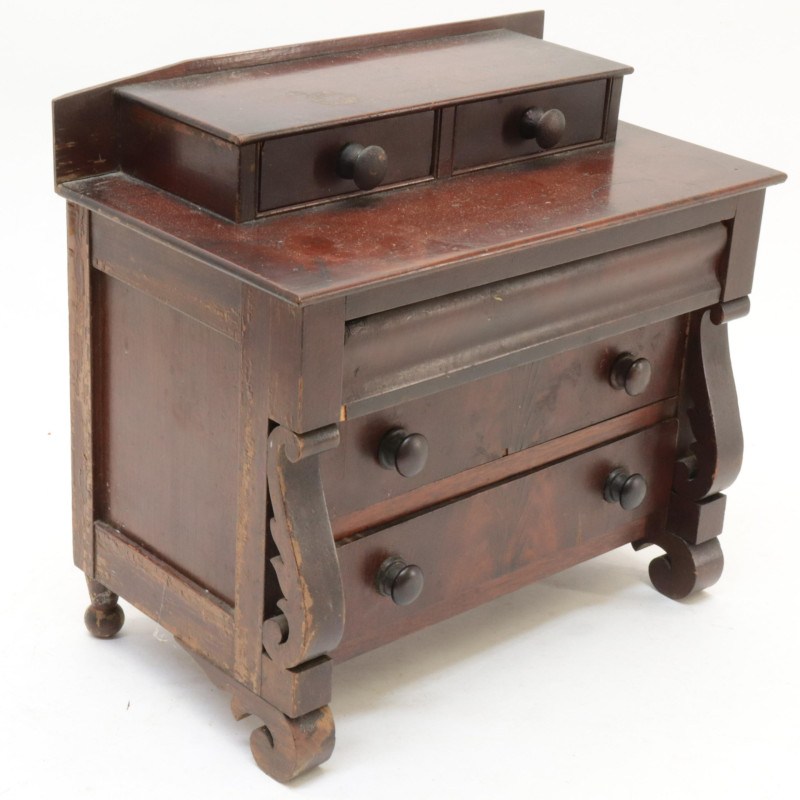 4 Dwarf/Small Sized Pieces of Furniture