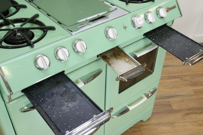 1950&apos;s OKeefe Merritt Oven Stove