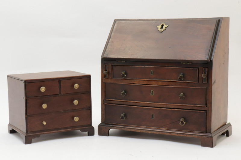 ChippendaleGeorge II Mahogany Miniature Furniture