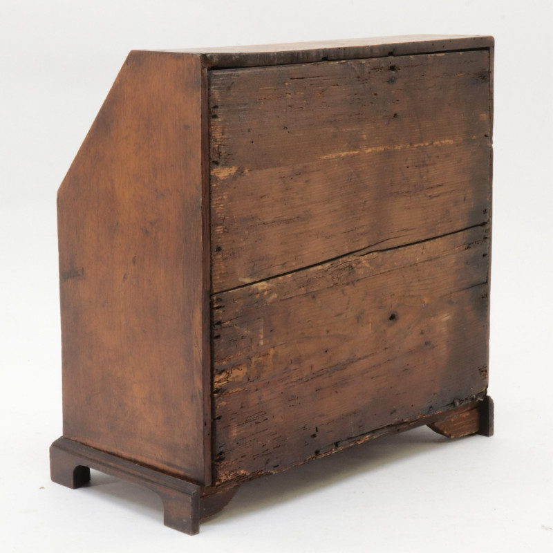 ChippendaleGeorge II Mahogany Miniature Furniture