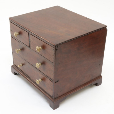 ChippendaleGeorge II Mahogany Miniature Furniture