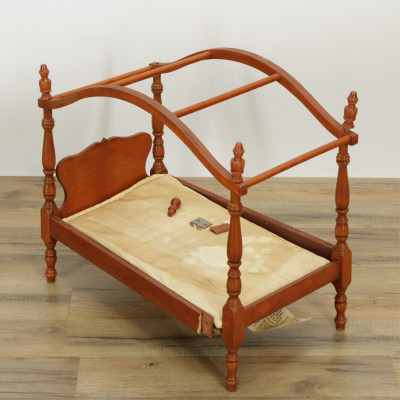 7 Diminutive Pieces of Furniture