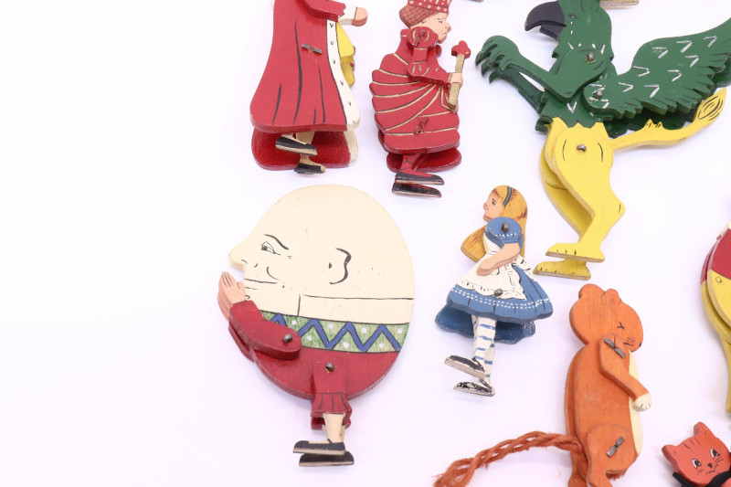 Box of Alice in Wonderland and other figures
