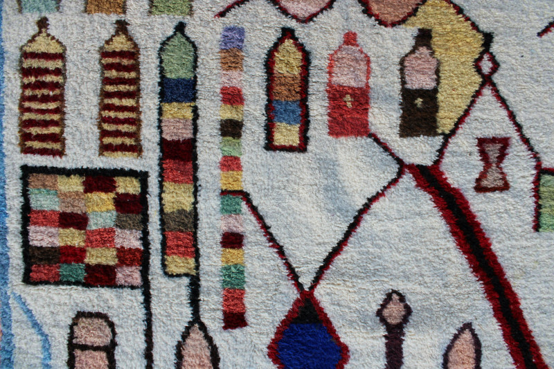 Tribal White Ground Wool Carpet 5&apos; x 8&apos;