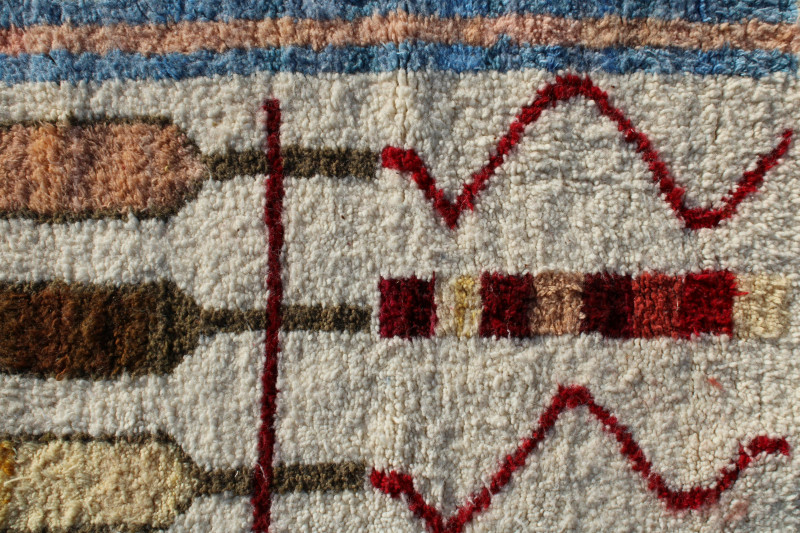 Tribal White Ground Wool Carpet 5&apos; x 8&apos;