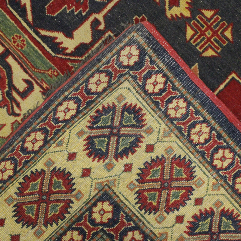 Kazak Style Wool Rug 5 x 8