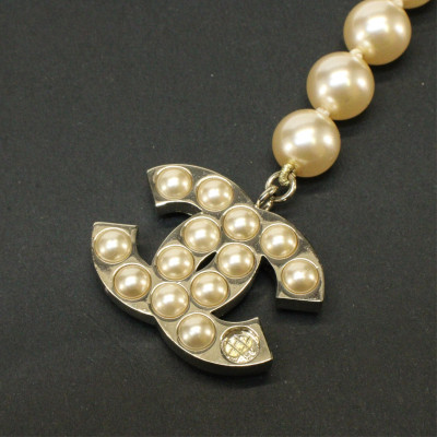Chanel Pearl Belt