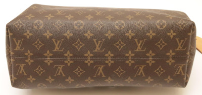 Louis Vuitton Monogram Graceful MM