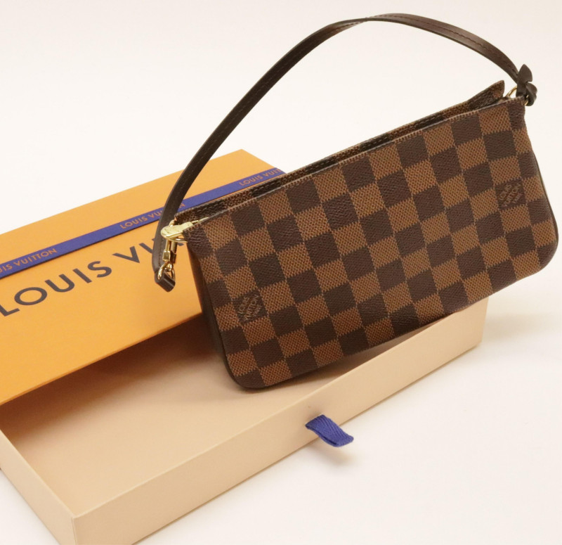 Louis Vuitton Damier Ebene Pochette Accessoires