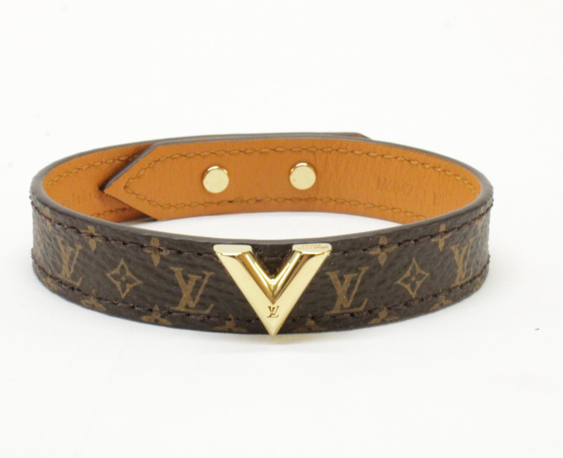 Louis Vuitton Essential V Bracelet