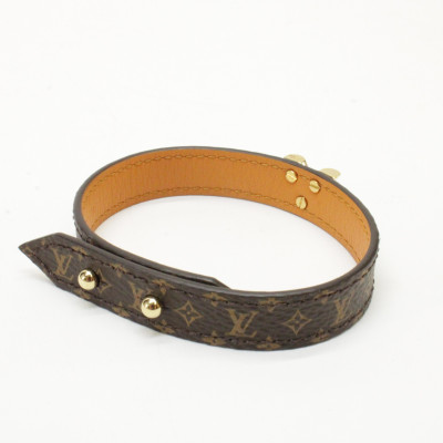 Louis Vuitton Essential V Bracelet