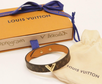 Louis Vuitton Essential V Bracelet