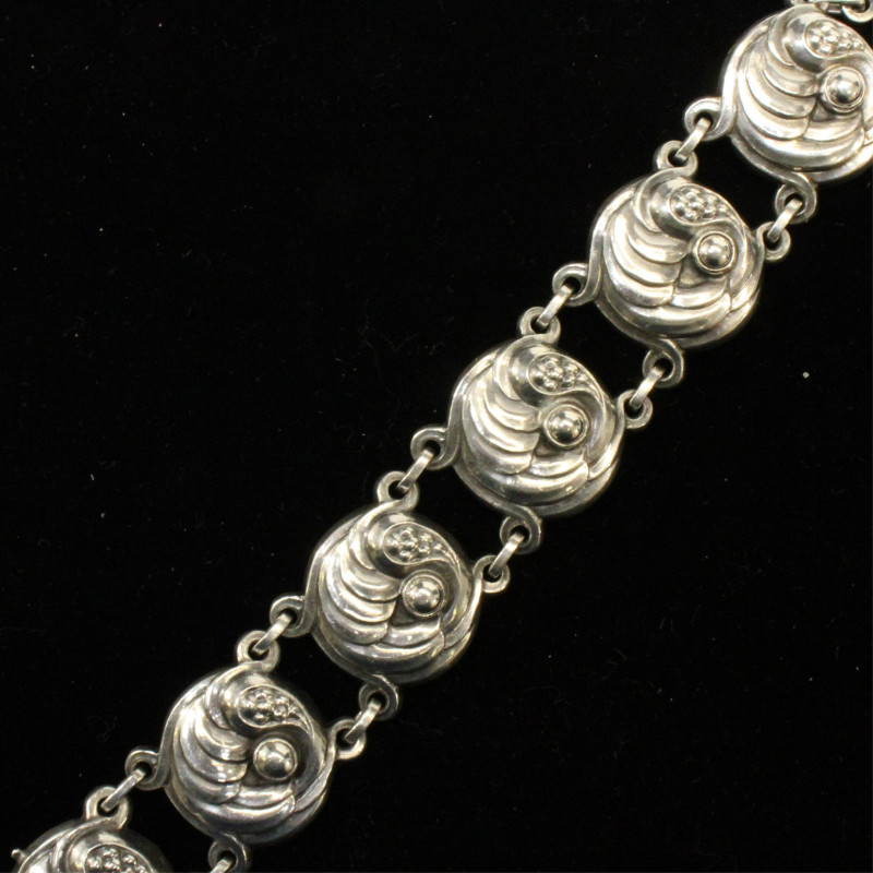 Georg Jensen Bracelet 19 circa 190515