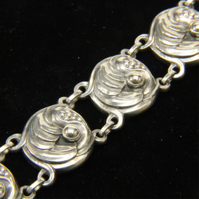 Georg Jensen Bracelet 19 circa 190515