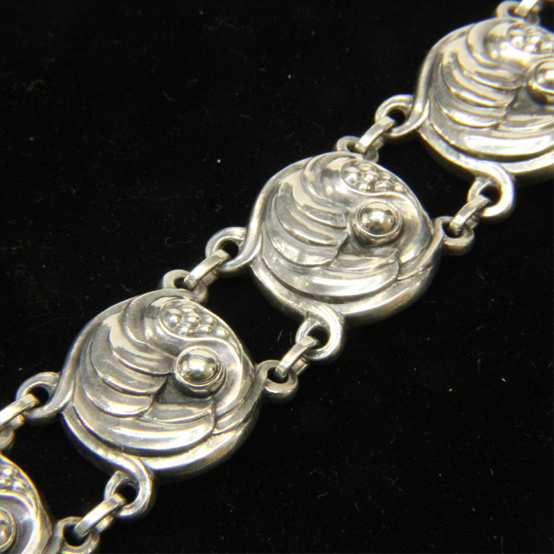 Georg Jensen Bracelet 19 circa 190515