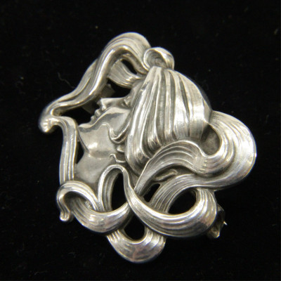 Art Nouveau Sterling Brooch of Woman&apos;s Head