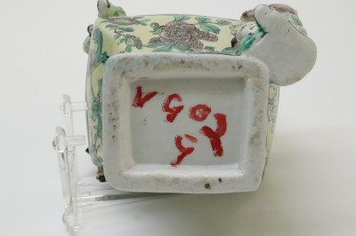7 Chinese Asian Porcelain Table Articles
