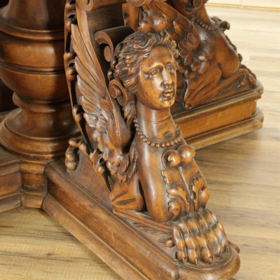 Oval Extension Dining Table Hippocampus Base