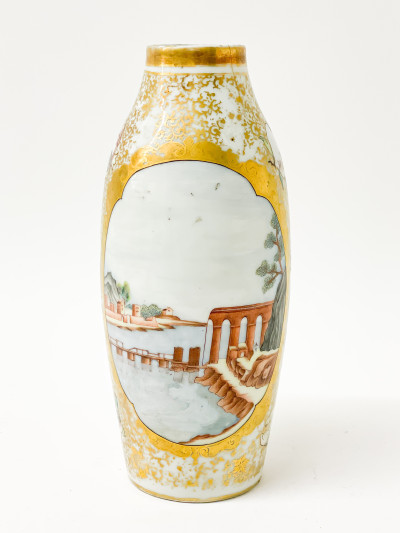 Chinese Export Porcelain Vase